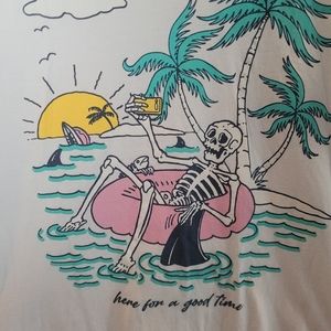 Beach Scene Skull Graphic T-Shirt